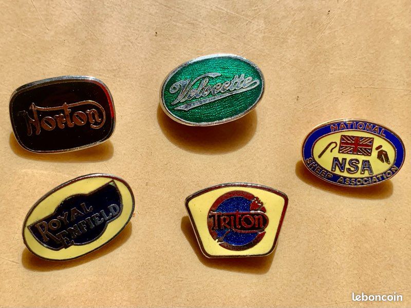 Pin's émaillé Moto COTTON - Broche Ou Porte-clés - Neuf De Stock Ancien - Occasion