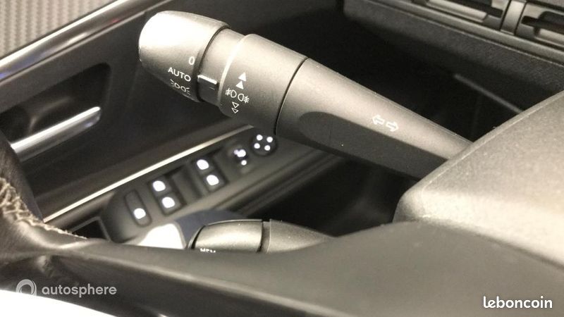 Peugeot 3008 1.2 PureTech 130ch Allure S&S (image 23)