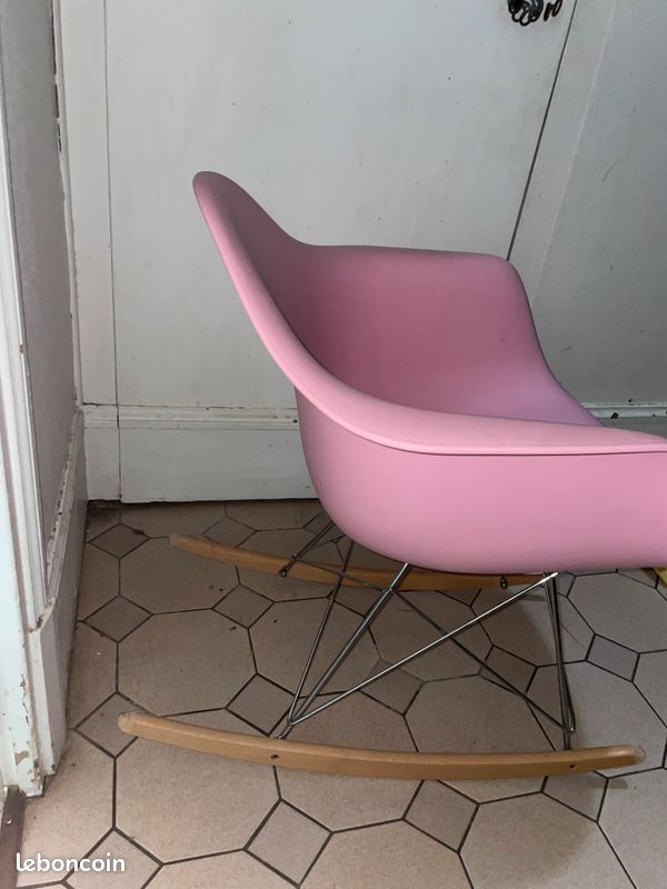 Chaise à bascule rose (image 2)