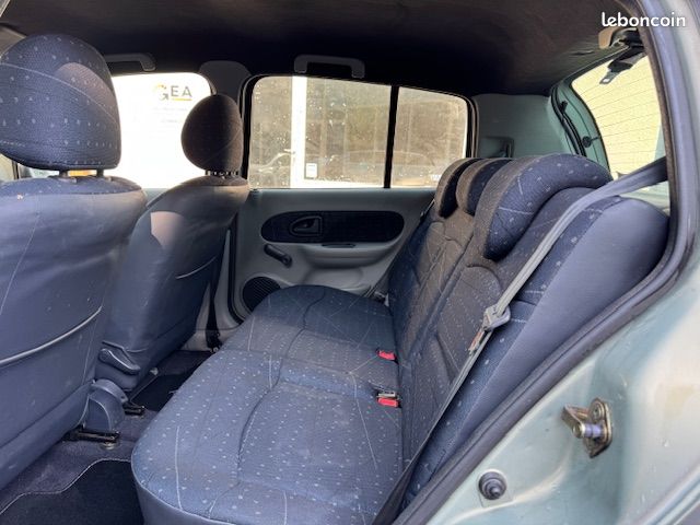 RENAULT Clio II 5 Portes Phase 2 1.4 i 16V 98 cv (image 4)