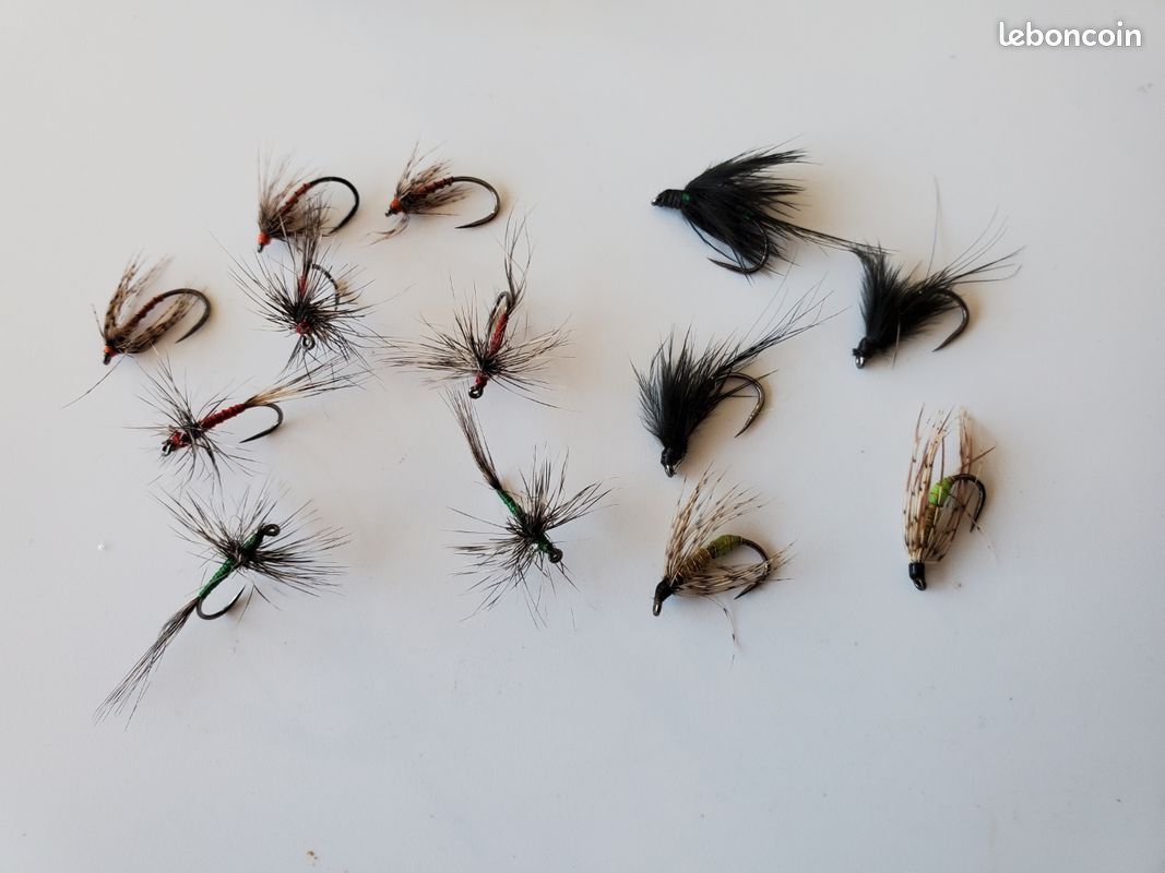 Énorme Lot De Pêche à La Mouche Et Au Leurre - Plus De 130 Pièces, Tailles Et Couleurs Variées, Idéal Débutant