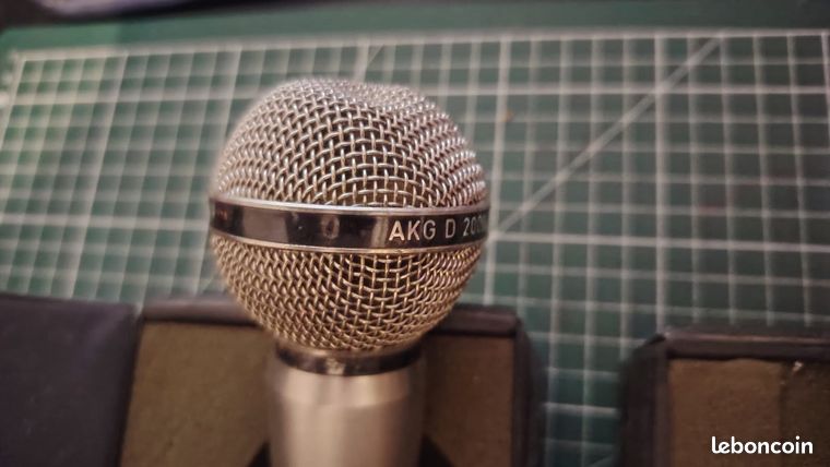 Microphones dynamiques AKG d'occasion - Audiofanzine