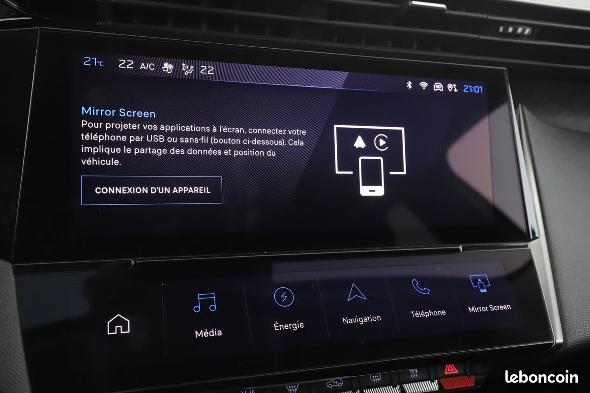 Peugeot 408 1.6 PHEV Allure Pack e-EAT8 225 ch (image 24)