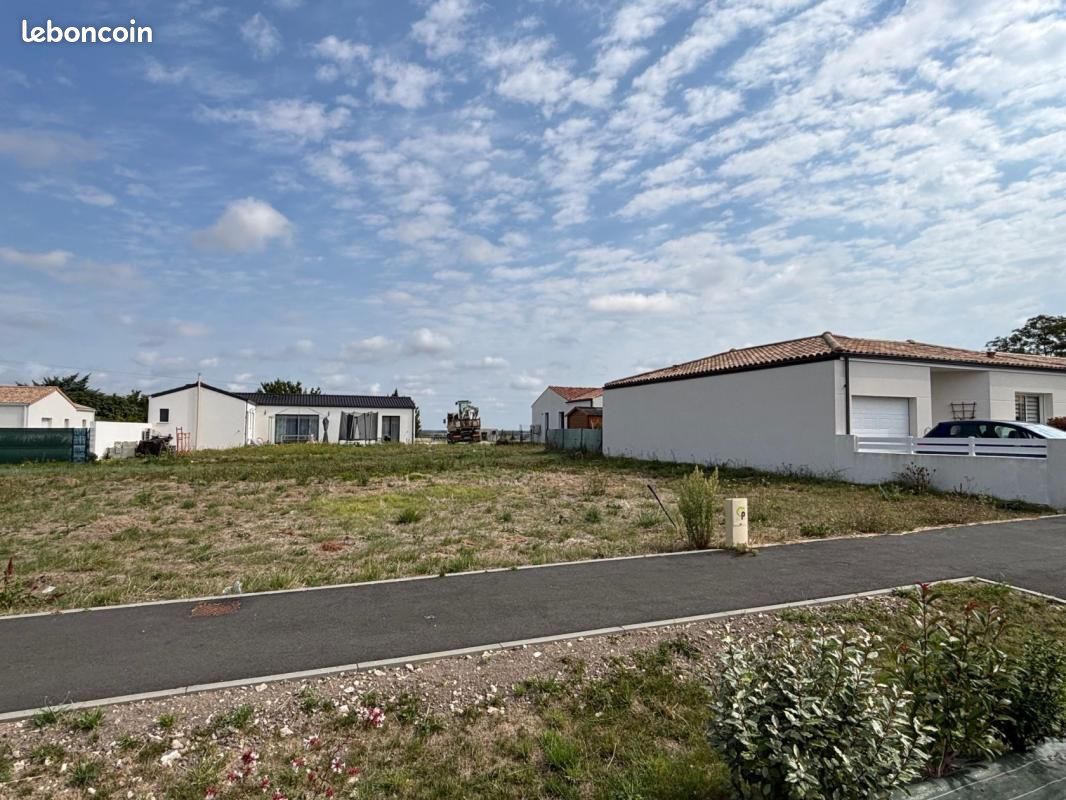 Terrain 347 m² Semussac · 60 000 €