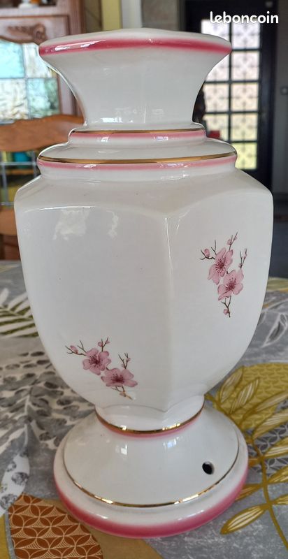 PIED DE LAMPE en porcelaine, décor à fleurs signé C Fiorentine, Italy
