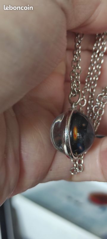 Collier planete (image 1)