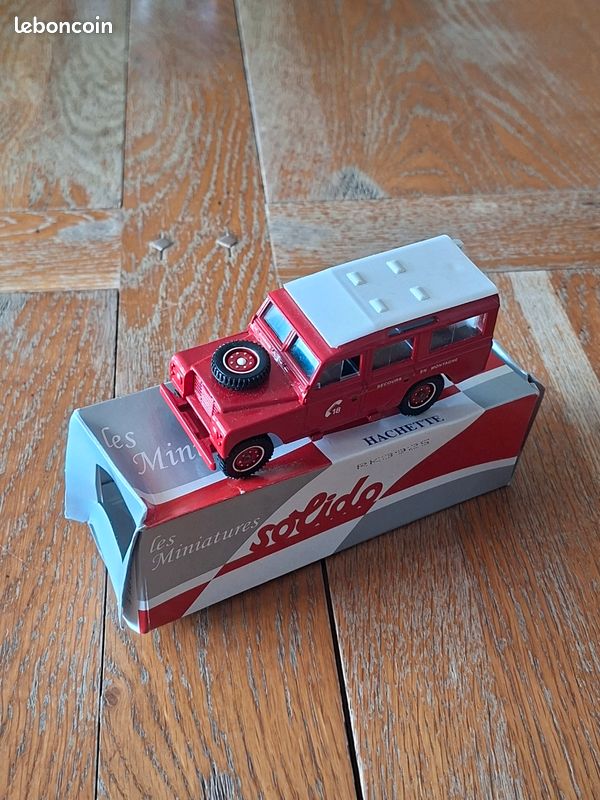 Camion De Pompiers Range Rover Solido 1:43 - Véhicule De Collection Comme Neuf