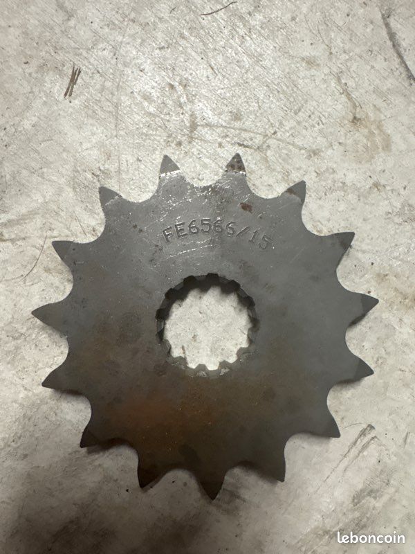 Pignon neuf France équipement Suzuki gsxr 600 750 k8 (image 1)