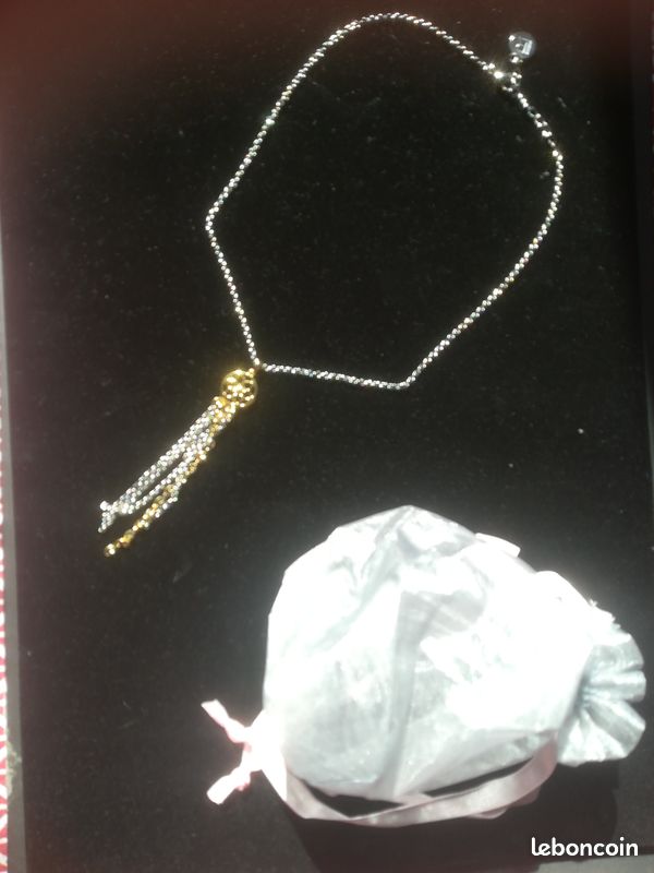 Collier (image 1)