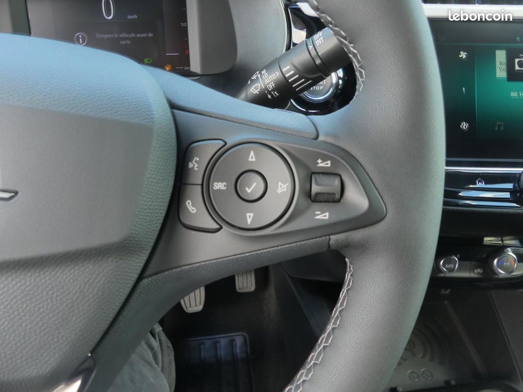 OPEL CORSA 1.2 Turbo 100 ch GS (image 19)