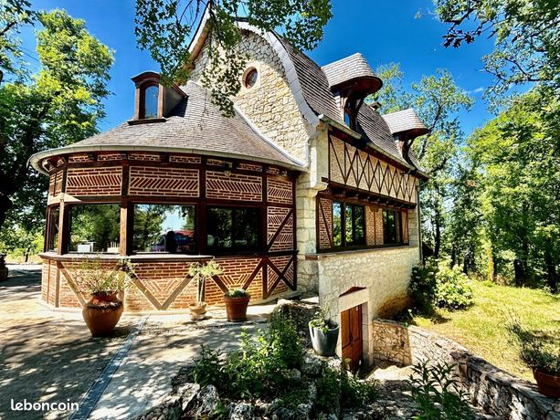 Propriété 9 pièces 229 m²