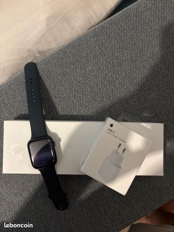 Apple Watch série 9 45mm neuf ( port de charge inclus) (image 1)