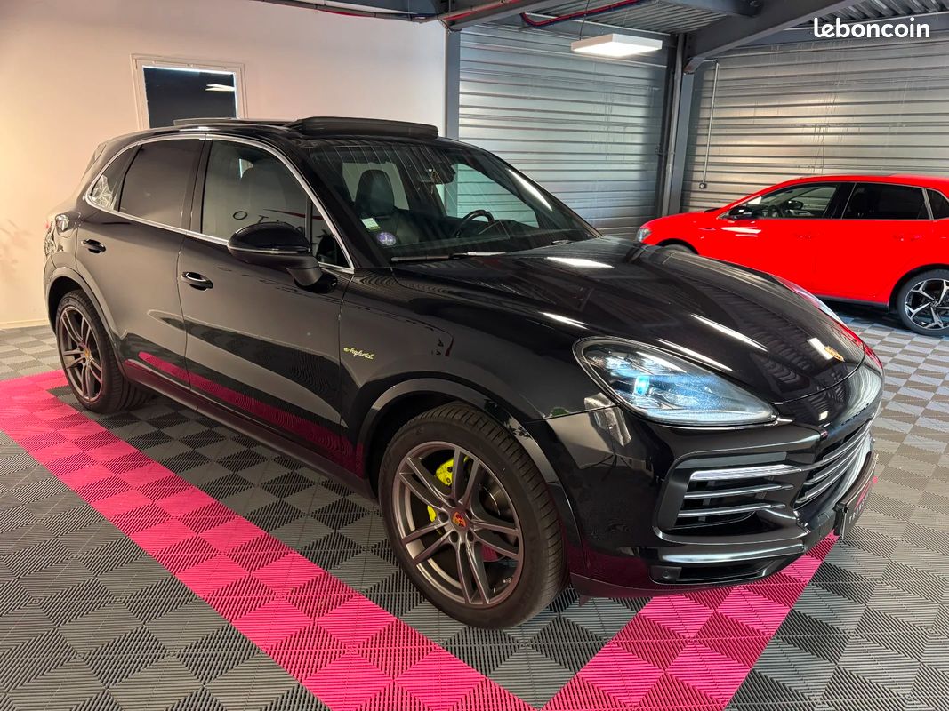 PORSCHE CAYENNE E-Hybrid 3.0 V6 462 ch Tiptronic BVA S / SUIVI PORSCHE (image 3)