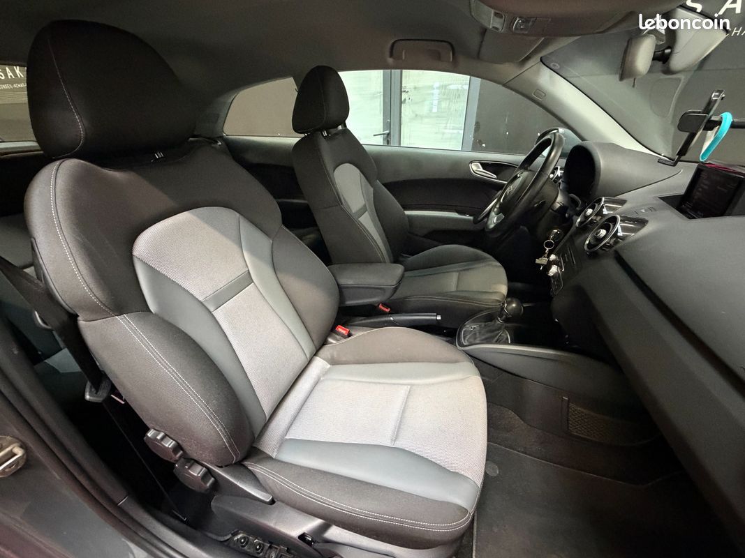 AUDI A1 A1 1.8 TFSI 192 S tronic S line + SIÈGES AV CHAUFFANTS + DRIVE SELECT + RADAR AR + FULL LED (image 12)