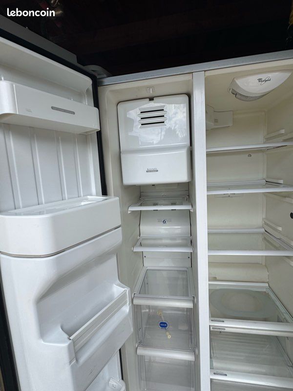 Frigo américain 2 portes avec distributeur de glaçons et d’eau (image 2)