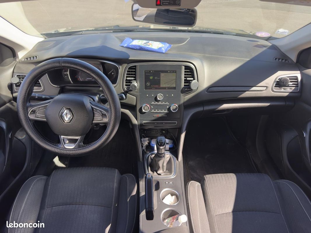 RENAULT MEGANE Mégane Estate 1.3 TCe - 140 - ESTATE BREAK Business PHASE 1 (image 14)