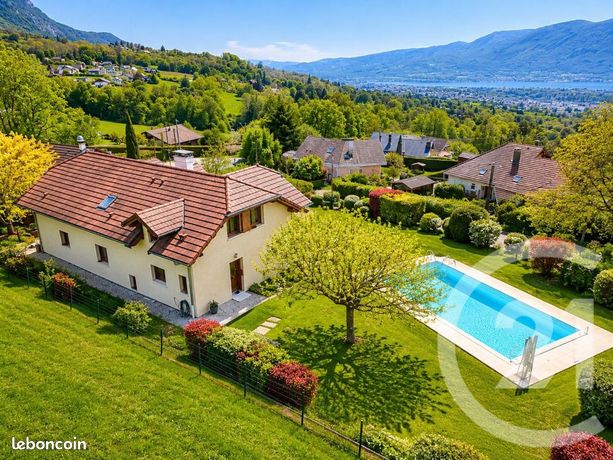 Maison 8 pièces 243 m²