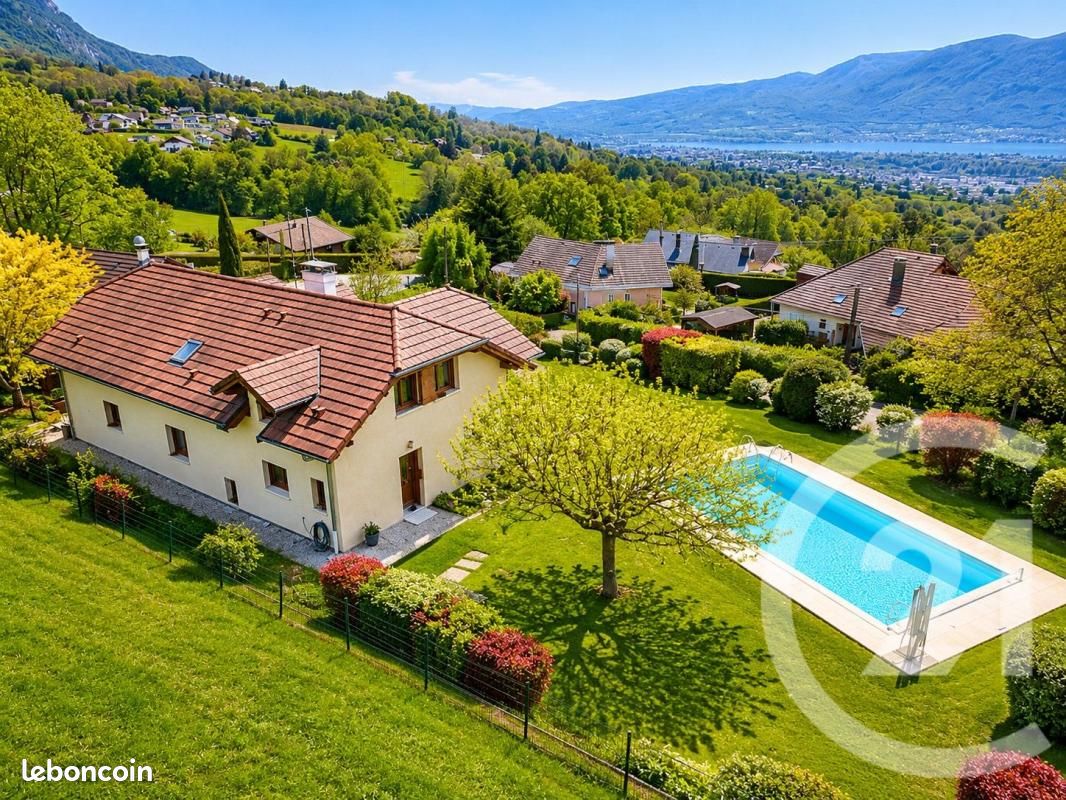 Maison 8 pièces 243 m² (image 1)