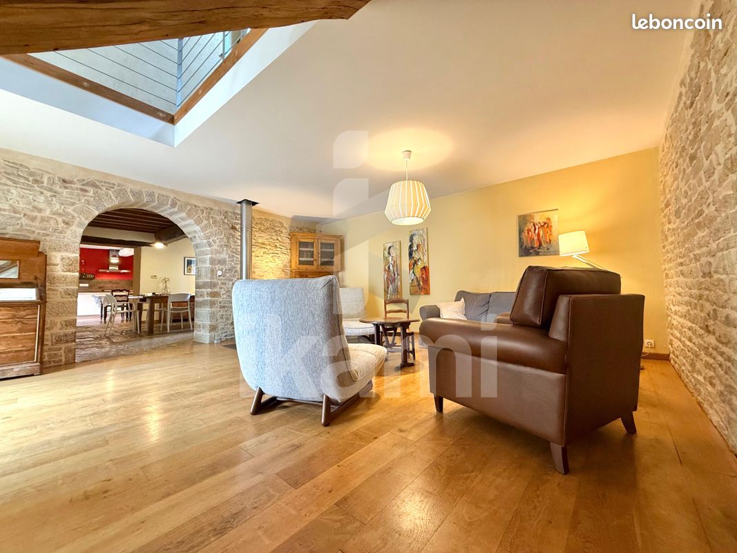 Maison 10 pièces 258 m² · à Curley · 258 m² · 398 000 €