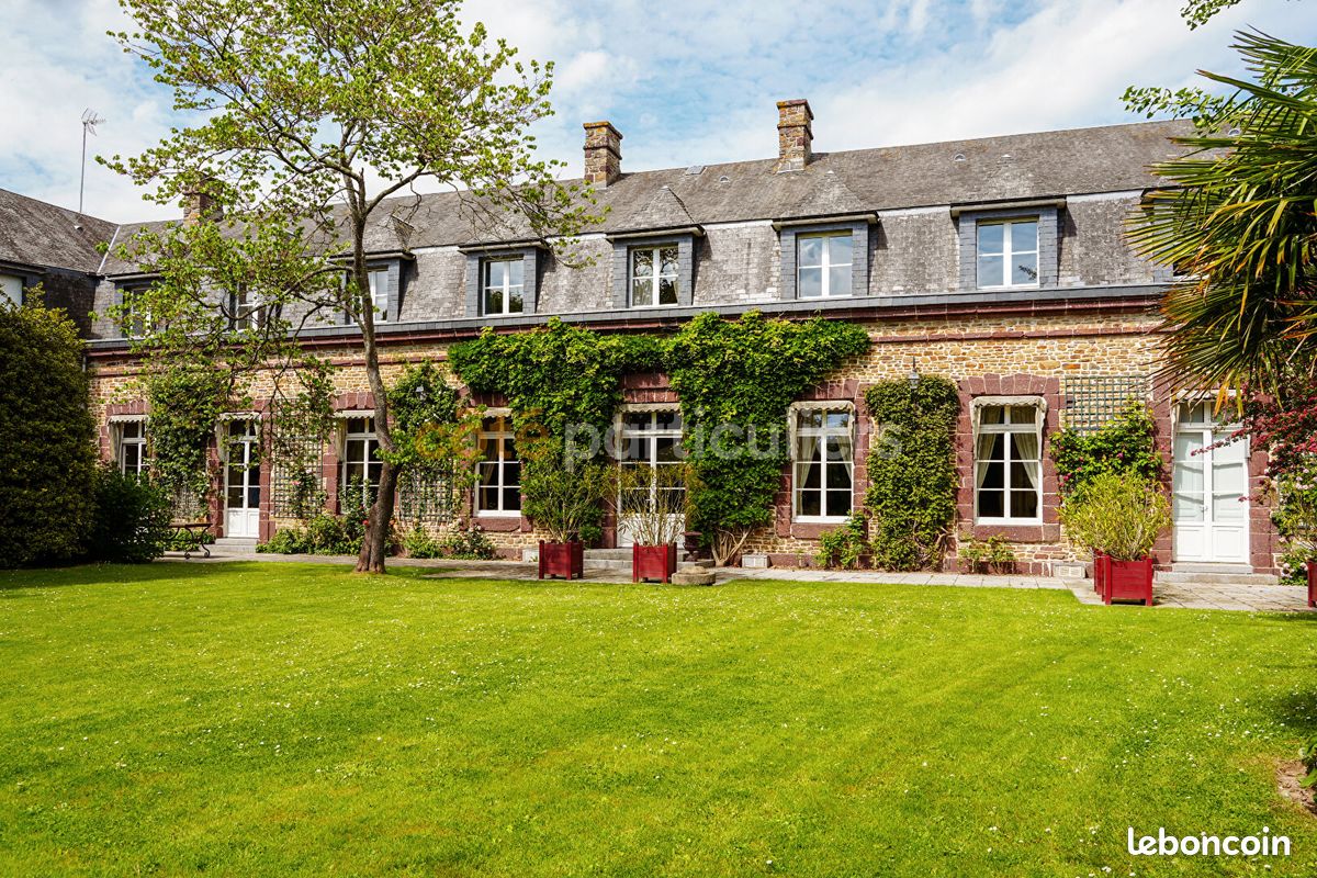 Maison 10 pièces 550 m² · à Torigny-les-Villes · 550 m² · 1 248 000 €