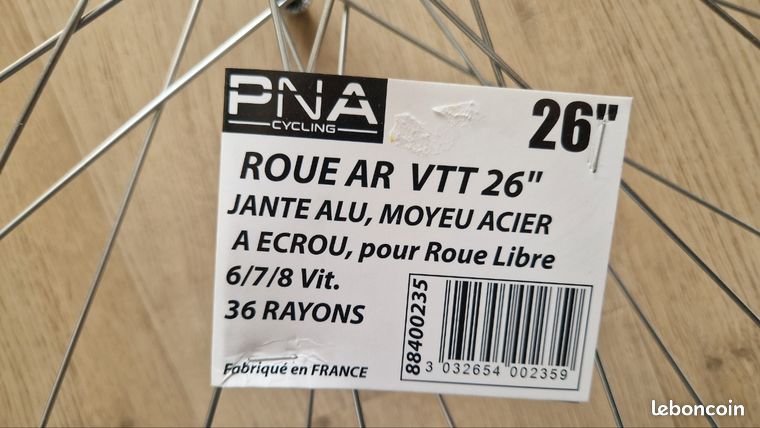 Roue Arrière VTT 26 Pouces Complète - Jante Aluminium, Moyeu 6/7 Vitesses, Écrous Inclus