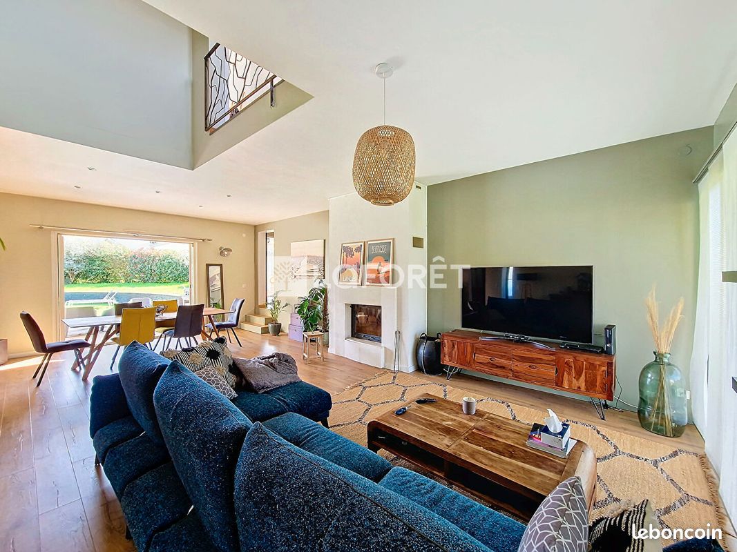 Maison 5 pièces 175 m² - Buros 64160 (image principale 3)