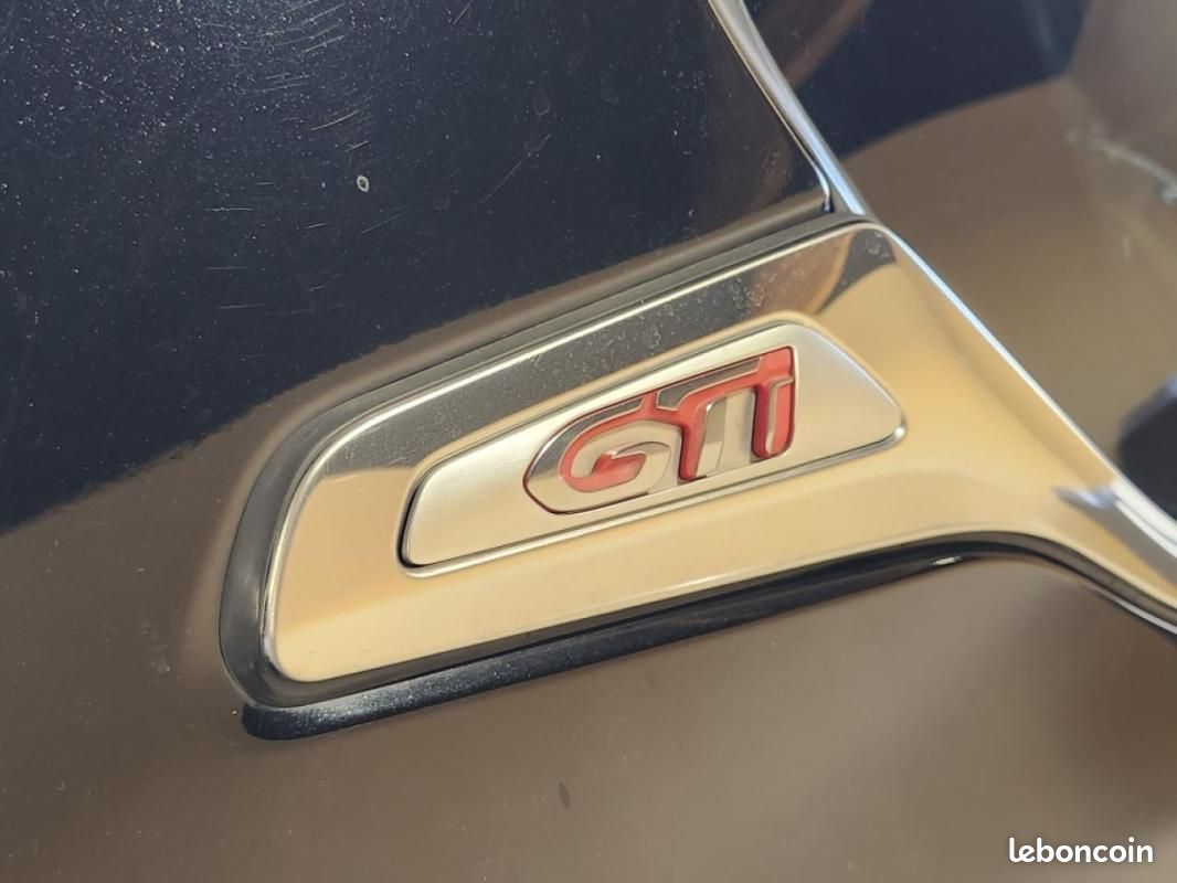 Peugeot 208 GTi 1.6L THP S&S - CH (image 18)