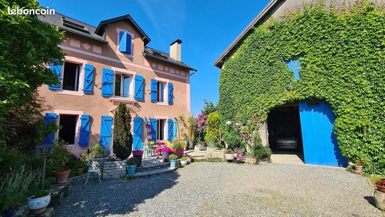 Maison 8 pièces 236 m²
