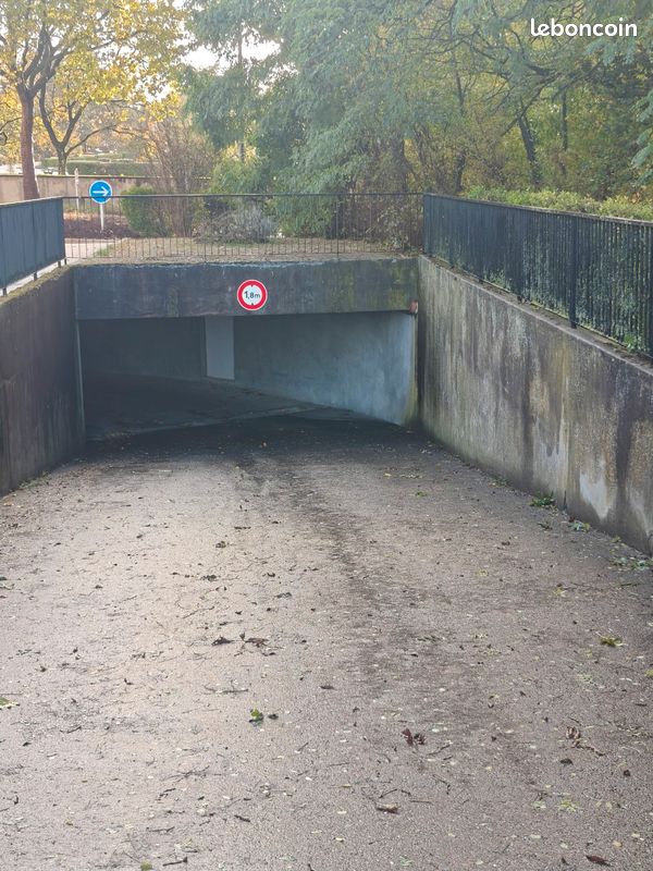 Place de parking souterrain sécurisé avenue de Strasbourg · à Metz · 60 €/mois