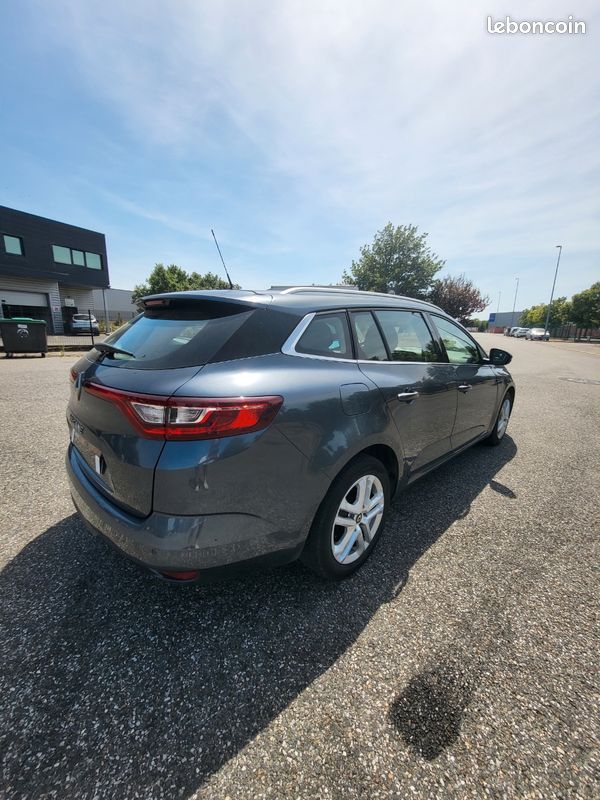 Renault Megane IV Estate 1.5 DCI 110 Business (image 3)