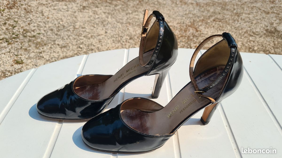 Escarpins vintage cuir verni noir (image 1)