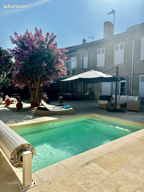 Maison 10 pièces 365 m² · à Fleurance · 365 m² · 445 000 €