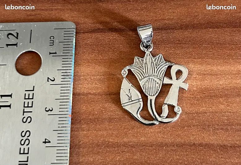 Pendentif Égyptien (image 1)