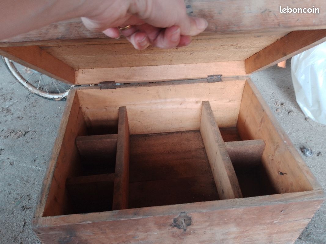 Coffre bois ancien (image 2)