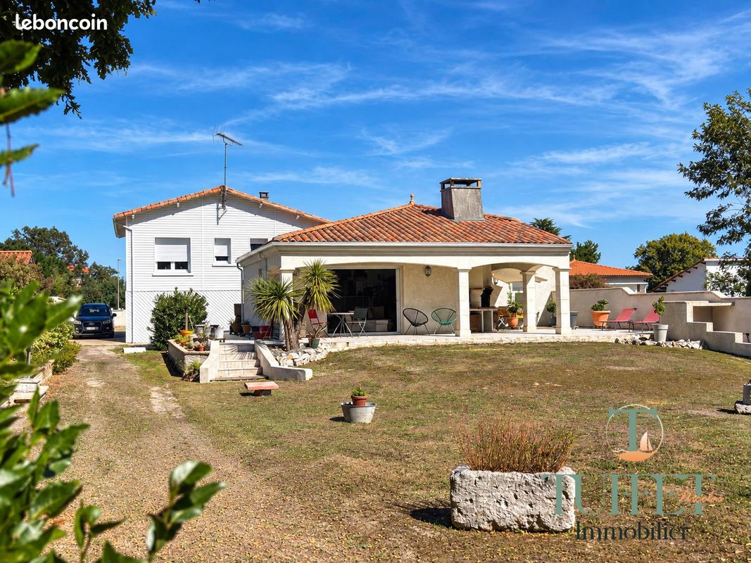 Maison 8 pièces 202 m² · à La Tremblade · 202 m² · 545 000 €