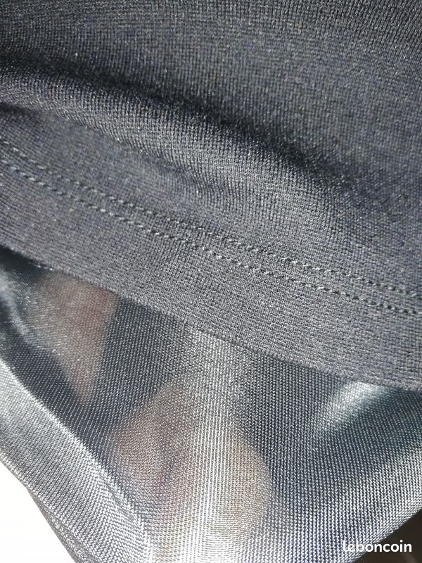 Robe De chez Mango noire et blanc le haut à petits carreaux drapé vert côté de la ceinture (image 3)