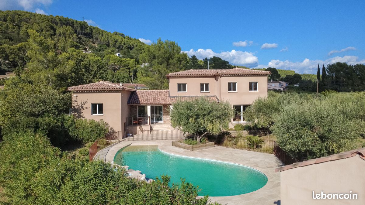 Maison 8 pièces 210 m² · à La Motte · 210 m² · 990 000 €