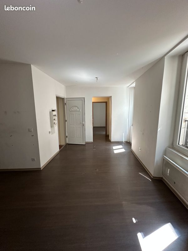 Appartement 5 pièces 80 m² · à Carpentras · 80 m² · 690 €