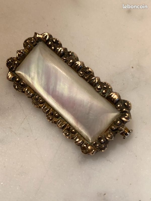Broche en nacre / Ancienne (image 1)