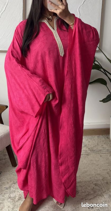 Robe (image 1)