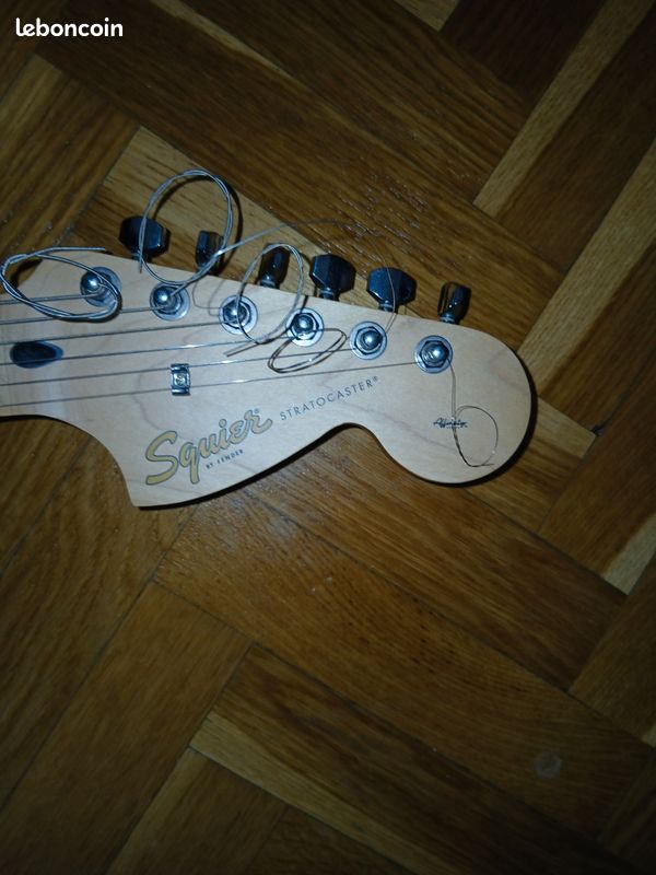Guitare électrique Squier by Fender Stratocaster Affinity - Noire (image 4)