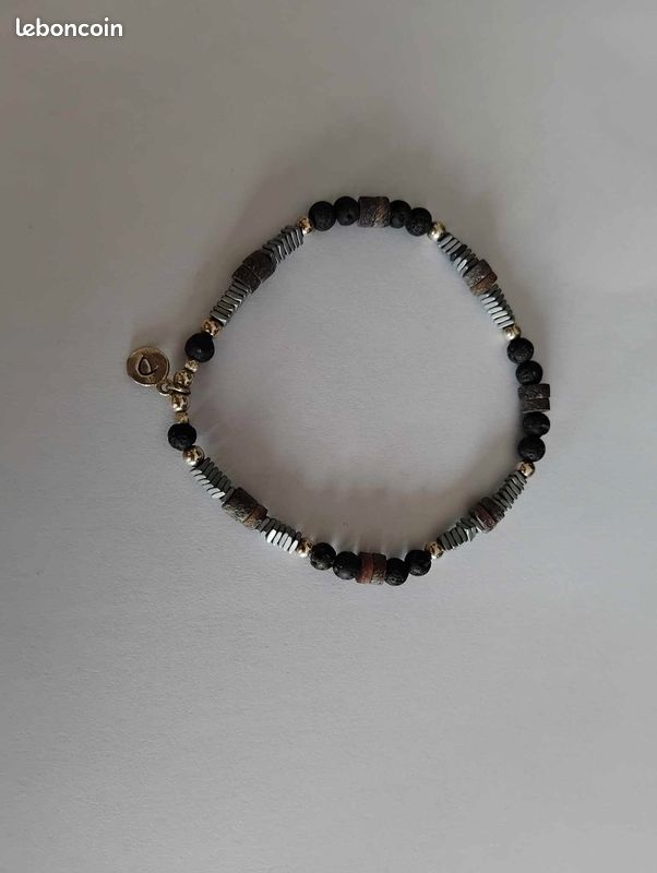 Bracelet Doriane en pierre de lave Montres Bijoux