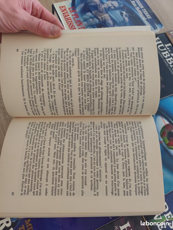 E22 – L. Ron Hubbard Mission Terre – intégrale 10 volumes grand format (image 3)