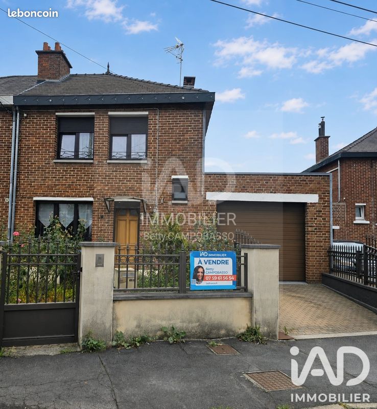 Maison 8 pièces 133 m² · à Thiant · 133 m² · 169 000 €