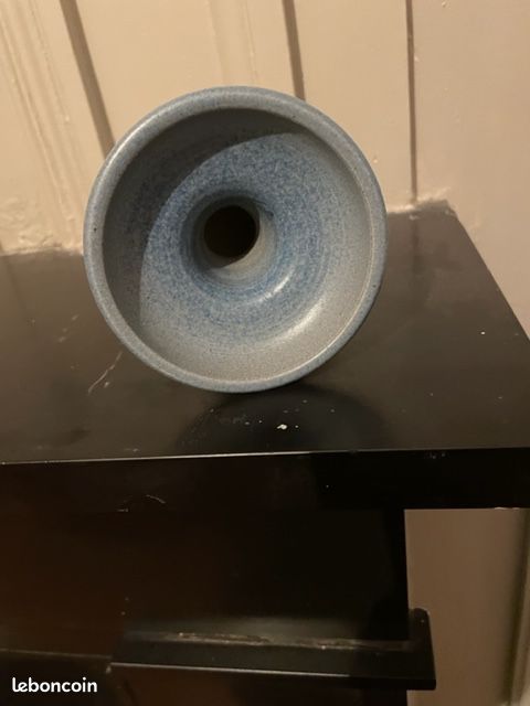 Un bougeoir en céramique (image 1)