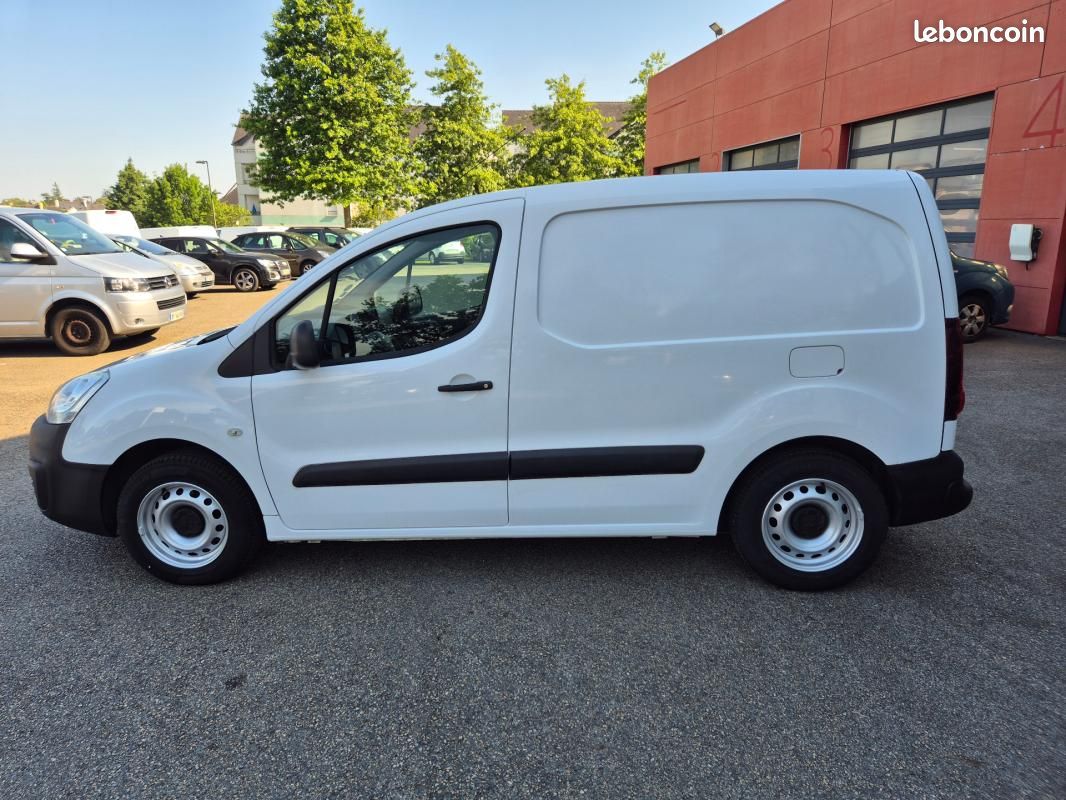 Peugeot Partner FOURGON STANDARD 1.6 BLUEHDI 100 S&S BVM5 PREMIUM (image 7)