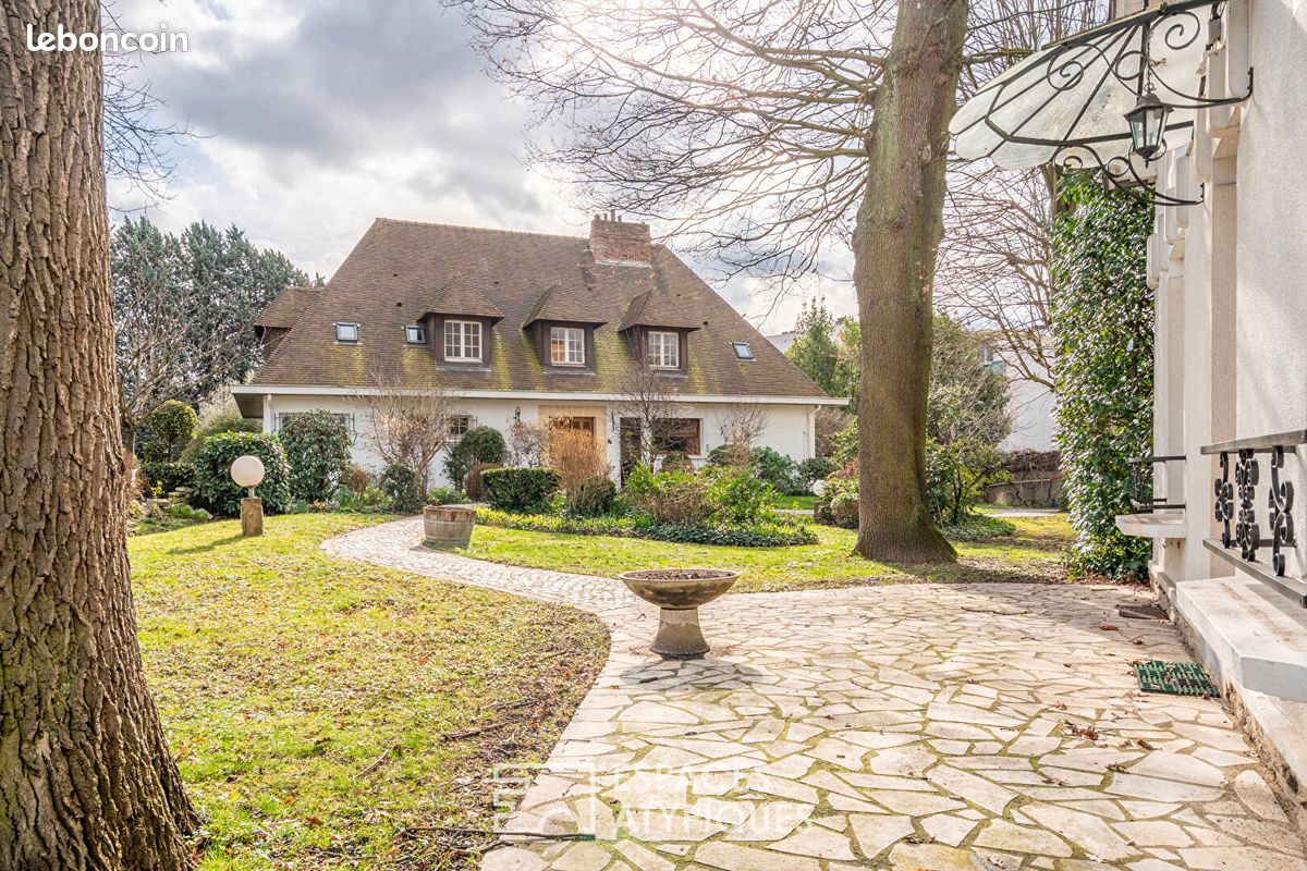 Maison 8 pièces 232 m² · à Aulnay-sous-Bois · 232 m² · 1 280 000 €
