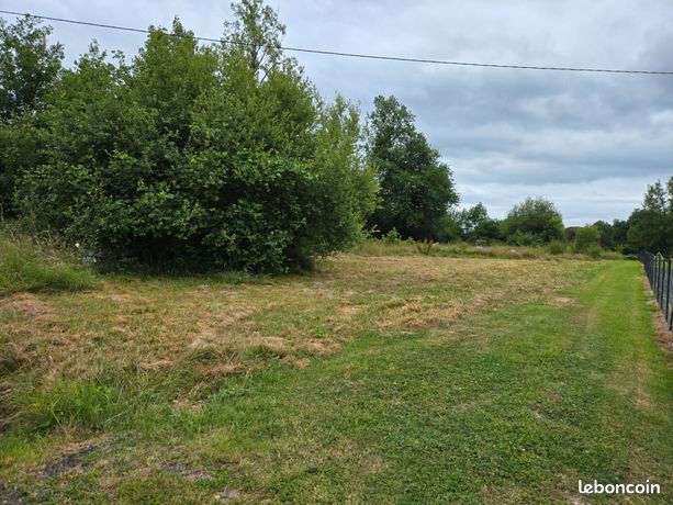 Terrain 4 500 m² Beaupouyet