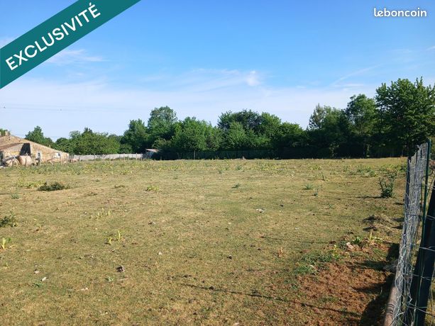 Terrain 2426 m² SAINT-SIMON-DE-PELLOUAILLE