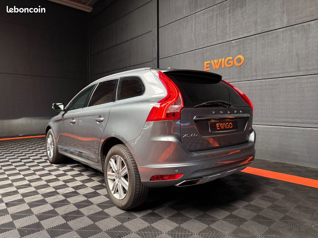 VOLVO XC60 2.0 D4 190Ch SIGNATURE EDITION BVA - TOIT OUV ELEC - CAMERA RECUL - SIEGES CHAUFF - HARMAN-KARDON (image 19)